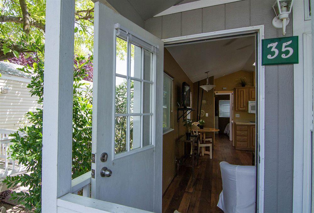 Arden Acres Hotel