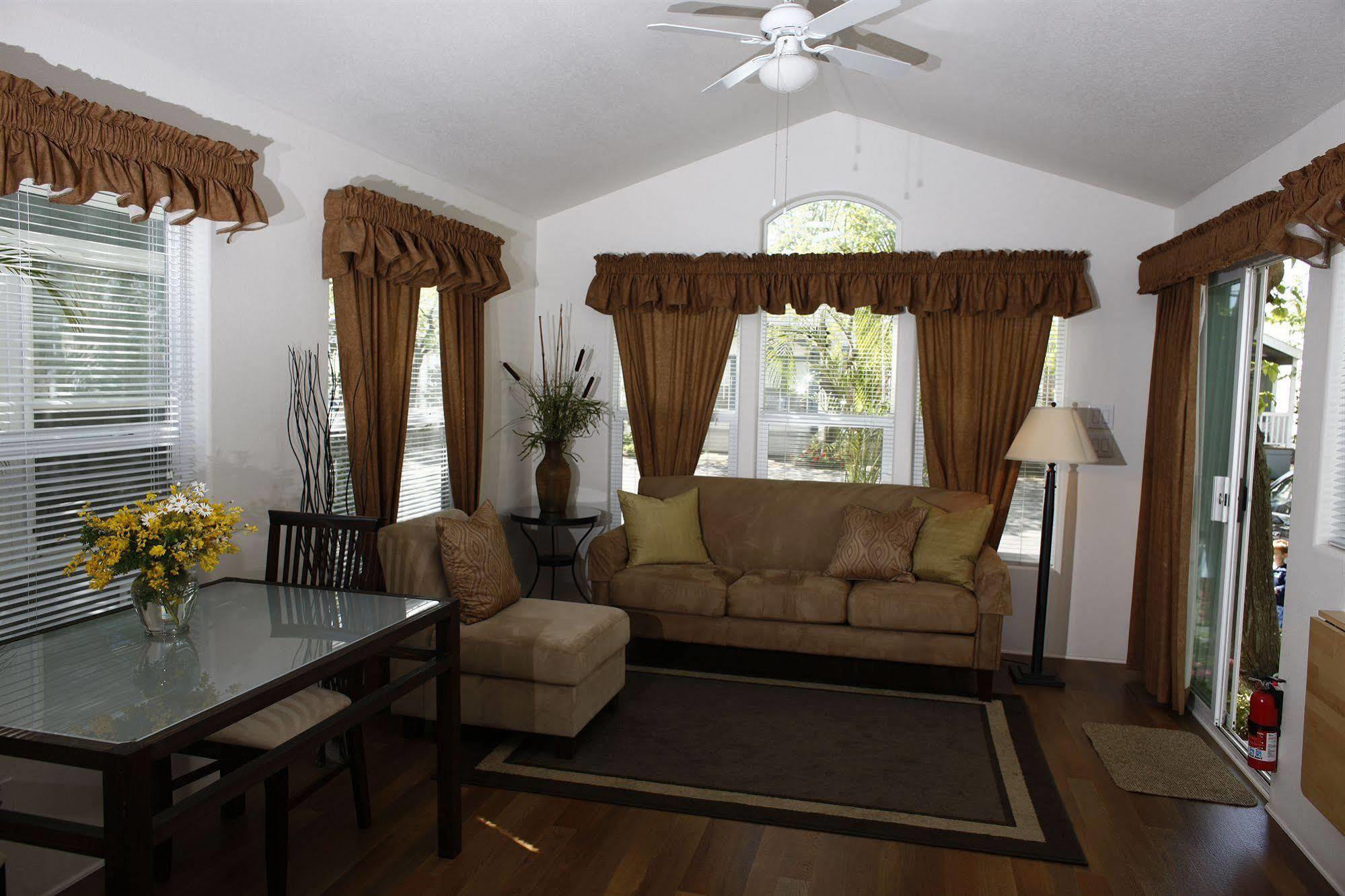 Hotel Arden Acres 3*